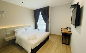 U And Me Hotel Kulai